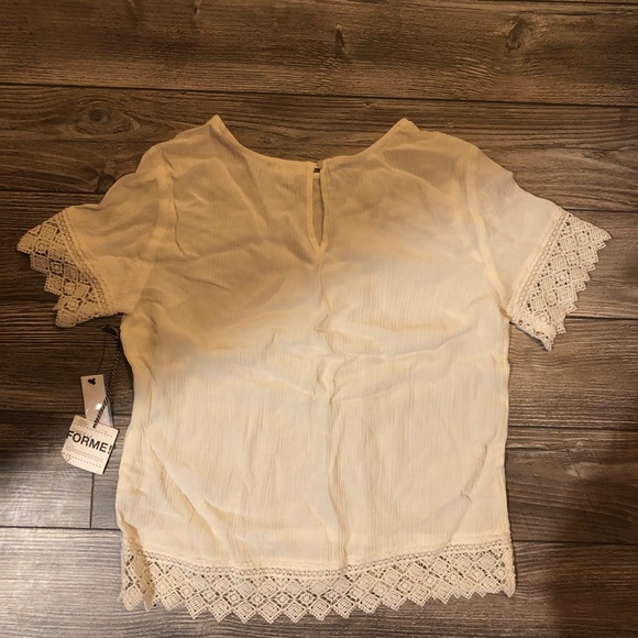 Short sleeve blouse - Picture 2 of 3